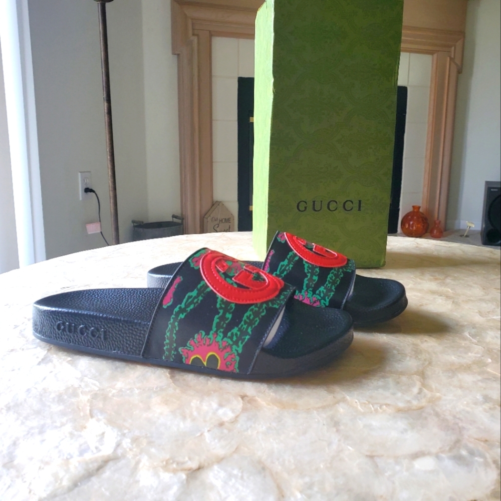 Brand NWOT Gucci Slide Sandals Size 38